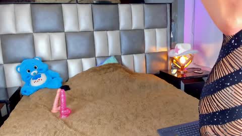 Snapshot of juliana_js_ chatting on 01/25/25, 11:11 juliana_js_ online show from 01/25/25, 11:11