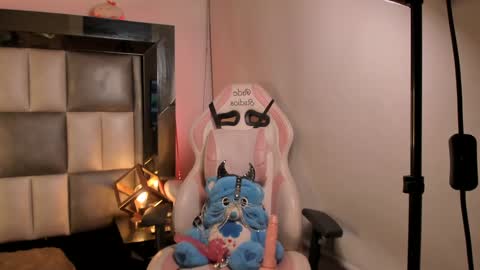 Snapshot of juliana_js_ chatting on 02/07/25, 12:09 juliana_js_ online show from 02/07/25, 12:09