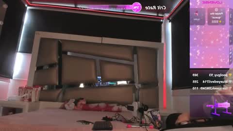 juliana_js_ online show from 10/23/25, 12:26