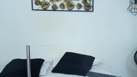 Juli  online show from 10/15/25, 12:05