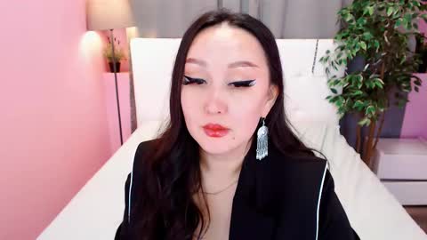 Julianna online show from 02/12/25, 07:56