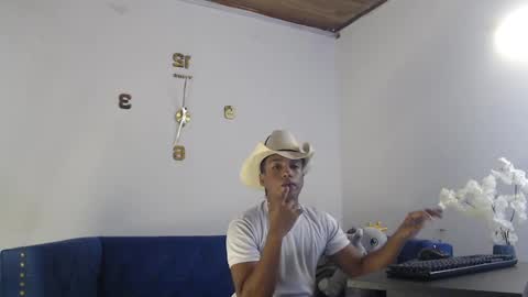 Snapshot of juliannmattius chatting on 10/08/25, 02:58 Juliann online show from 10/08/25, 02:58