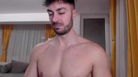 Snapshot of julianroyce chatting on 03/06/26, 01:02 JulianRoyce online show from 03/06/26, 01:02