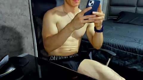 Julian online show from 10/16/25, 10:55