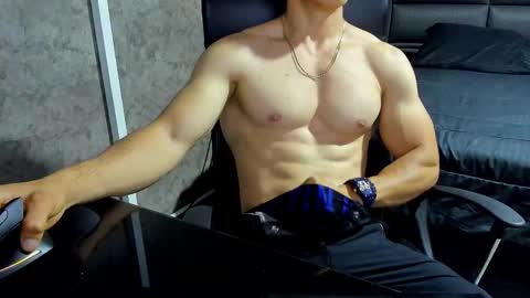 Julian online show from 10/21/25, 09:32