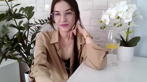 Snapshot of juliaorgasm chatting on 02/03/26, 01:49 Julia online show from 02/03/26, 01:49