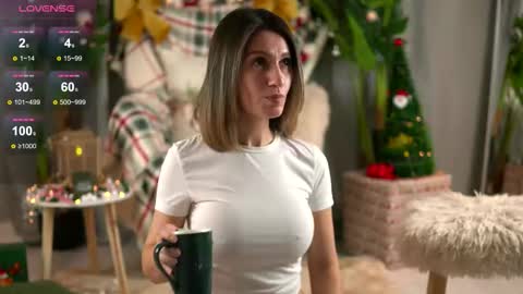 Snapshot of juliarichard chatting on 12/18/25, 10:21 Julie online show from 12/18/25, 10:21