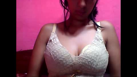 julie0612 online show from 02/10/25, 09:04