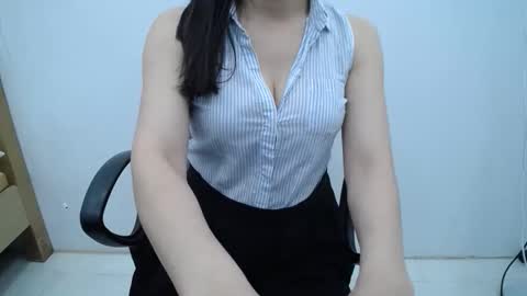 Snapshot of julie9x chatting on 05/05/26, 07:55 julie9x online show from 05/05/26, 07:55