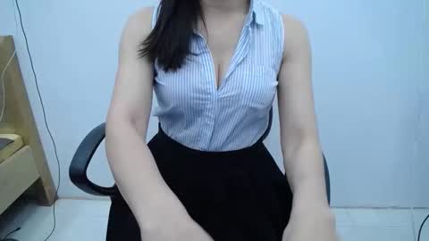Snapshot of julie9x chatting on 05/22/26, 10:04 julie9x online show from 05/22/26, 10:04