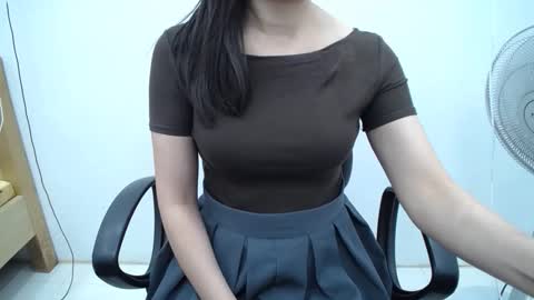 Snapshot of julie9x chatting on 05/28/26, 10:51 julie9x online show from 05/28/26, 10:51