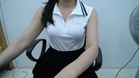 Snapshot of julie9x chatting on 06/12/26, 09:14 julie9x online show from 06/12/26, 09:14