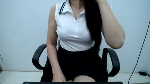 Snapshot of julie9x chatting on 07/19/26, 07:39 julie9x online show from 07/19/26, 07:39