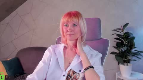 Julie Lucasss online show from 03/24/26, 09:03