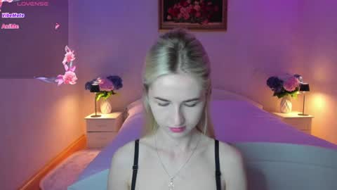 Snapshot of julieblazex chatting on 06/15/26, 08:55 julieblazex online show from 06/15/26, 08:55