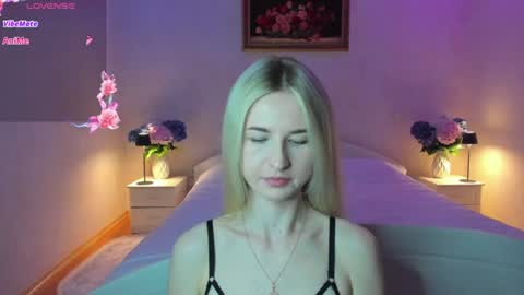 Snapshot of julieblazex chatting on 06/19/26, 08:34 julieblazex online show from 06/19/26, 08:34