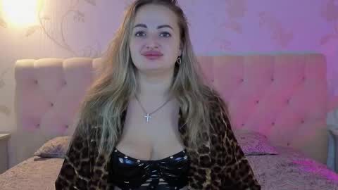 Snapshot of juliedevis chatting on 10/30/25, 07:10 JulieDevis online show from 10/30/25, 07:10