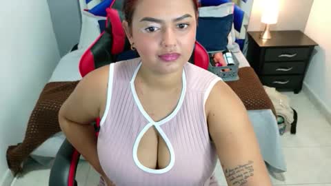Snapshot of julieeta_castillo chatting on 04/13/26, 01:16 julieta online show from 04/13/26, 01:16