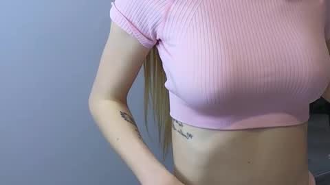 Julia online show from 02/18/25, 11:52