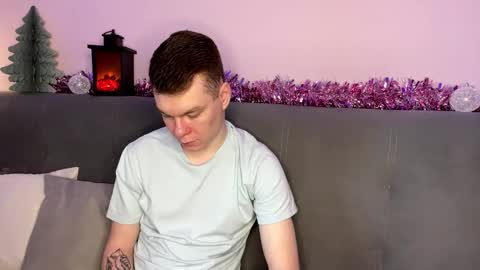 Snapshot of julielourens chatting on 01/07/26, 08:06 Julie and Thomas online show from 01/07/26, 08:06