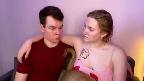 Snapshot of julielourens chatting on 02/18/26, 08:10 Julie and Thomas online show from 02/18/26, 08:10