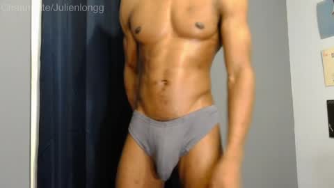 Snapshot of julienlongg chatting on 05/14/26, 05:14 Julien online show from 05/14/26, 05:14
