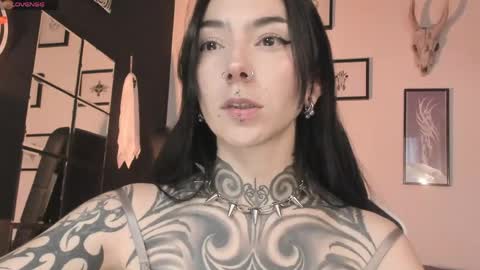 juliet_sourire online show from 05/13/26, 03:53