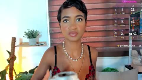 Juli online show from 11/21/25, 09:13