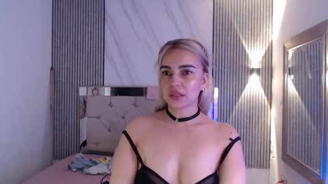 Snapshot of julieta__fox_ chatting on 04/11/26, 07:45 julieta__fox_ online show from 04/11/26, 07:45