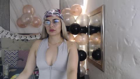 Snapshot of julieta__fox_ chatting on 04/24/26, 03:20 julieta__fox_ online show from 04/24/26, 03:20