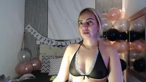 Snapshot of julieta__fox_ chatting on 04/24/26, 09:50 julieta__fox_ online show from 04/24/26, 09:50