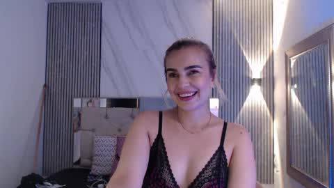 Snapshot of julieta__fox_ chatting on 04/30/26, 08:26 julieta__fox_ online show from 04/30/26, 08:26