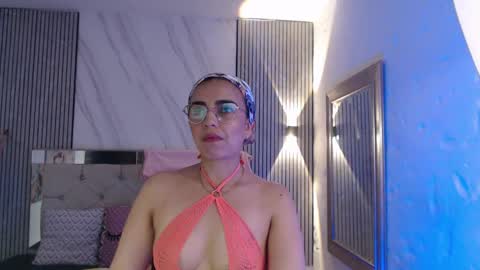 Snapshot of julieta__fox_ chatting on 05/06/26, 04:34 julieta__fox_ online show from 05/06/26, 04:34