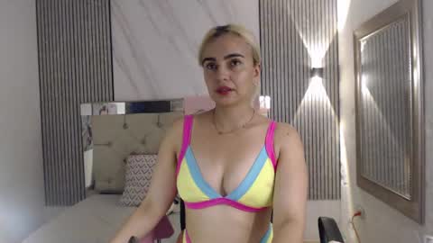 julieta__fox_ online show from 06/23/26, 07:23