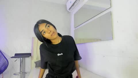 Snapshot of julieta_aguilar chatting on 01/07/26, 06:54 Juli online show from 01/07/26, 06:54