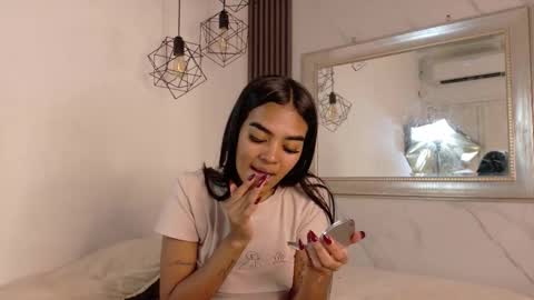 Snapshot of julieta_aguilar chatting on 02/13/26, 07:32 Juli online show from 02/13/26, 07:32