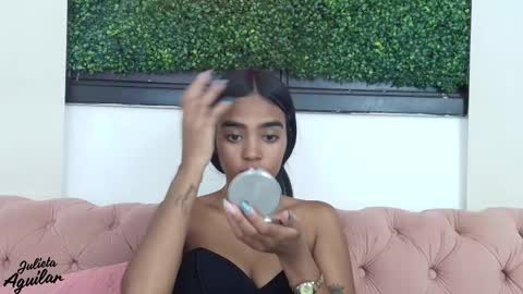 Snapshot of julieta_aguilar chatting on 03/22/26, 07:17 Juli online show from 03/22/26, 07:17