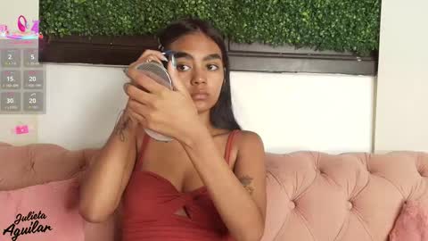 Snapshot of julieta_aguilar chatting on 03/25/26, 07:31 Juli online show from 03/25/26, 07:31