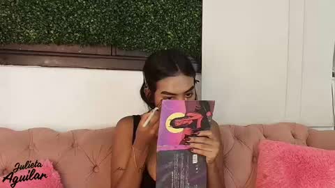 Snapshot of julieta_aguilar chatting on 04/11/26, 06:56 Juli online show from 04/11/26, 06:56