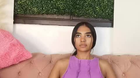 Snapshot of julieta_aguilar chatting on 04/12/26, 06:57 Juli online show from 04/12/26, 06:57