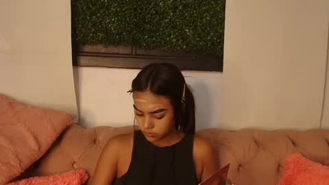 Snapshot of julieta_aguilar chatting on 04/16/26, 07:25 Juli online show from 04/16/26, 07:25