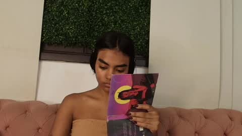 Snapshot of julieta_aguilar chatting on 04/22/26, 07:26 Juli online show from 04/22/26, 07:26
