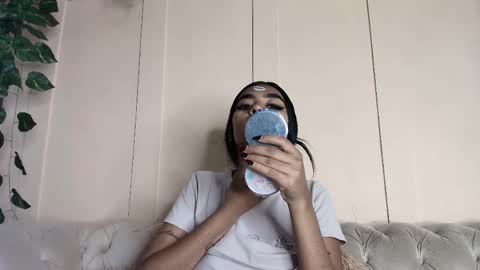 Snapshot of julieta_aguilar chatting on 05/12/26, 07:11 Juli online show from 05/12/26, 07:11