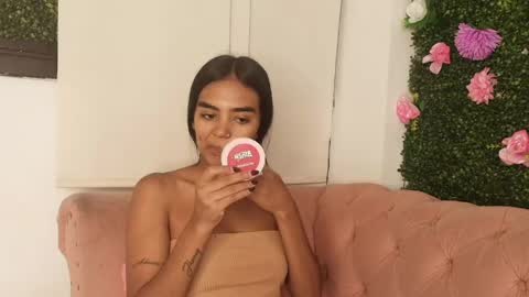 Snapshot of julieta_aguilar chatting on 05/22/26, 07:08 Juli online show from 05/22/26, 07:08