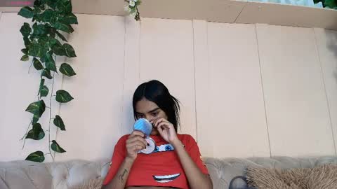 Snapshot of julieta_aguilar chatting on 05/24/26, 07:19 Juli online show from 05/24/26, 07:19