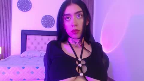 Snapshot of julieta_de_los_angeles chatting on 12/16/25, 02:49 Julieta online show from 12/16/25, 02:49