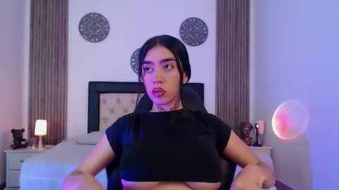 Snapshot of julieta_de_los_angeles chatting on 12/22/25, 03:36 Julieta online show from 12/22/25, 03:36