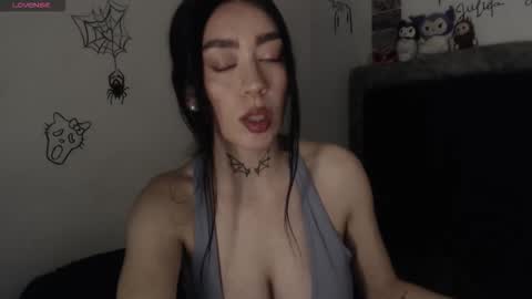 Snapshot of julieta_de_los_angeles chatting on 01/16/26, 09:41 Julieta online show from 01/16/26, 09:41