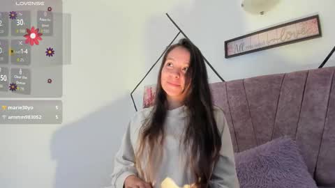 julieta_lein online show from 11/07/25, 10:21