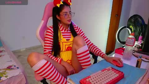 Snapshot of julieta_rose19 chatting on 04/05/26, 09:56 julieta_rose19 online show from 04/05/26, 09:56